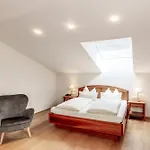 Weisser Hirsch 4*