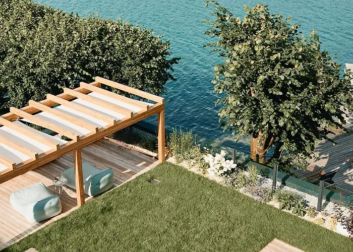 Weisser Hirsch Hotel 4*