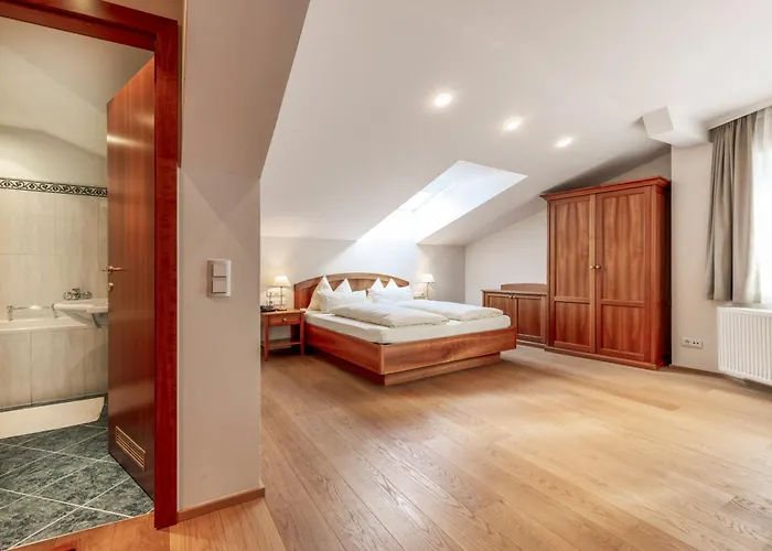 Weisser Hirsch Otel 4*