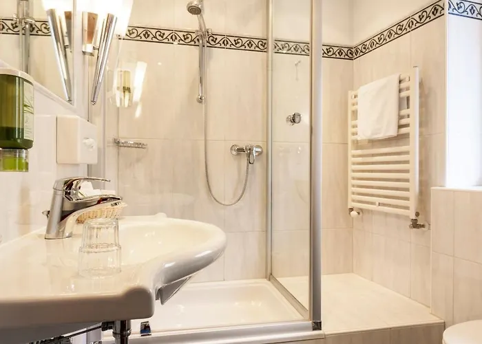 Weisser Hirsch Hotel