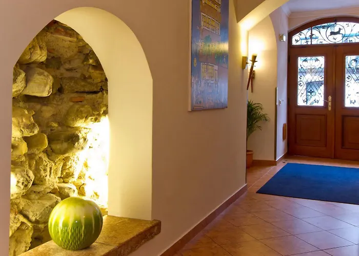 Hotel Weisser Hirsch 4*