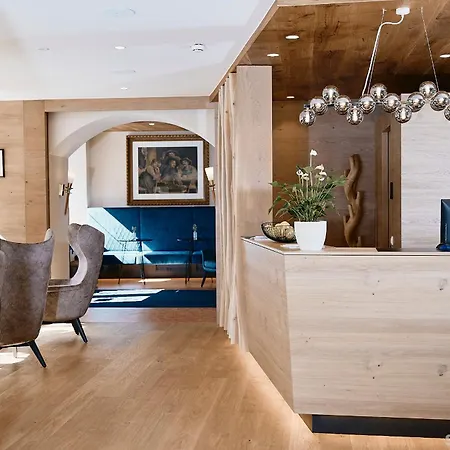 Weisser Hirsch Hotel