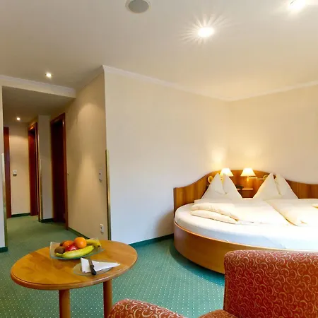 Weisser Hirsch Hotel